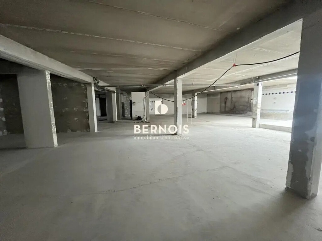 Vente Commerce 186 m² à 1 186 m² - Photo 1
