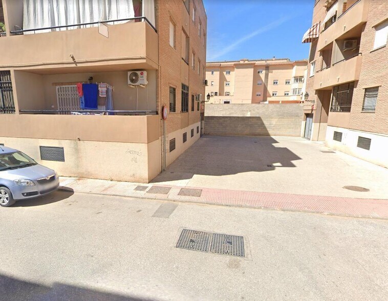 Calle Alcaparra, 1, Atarfe, Granada for sale - Building Photo - Image 2 of 2