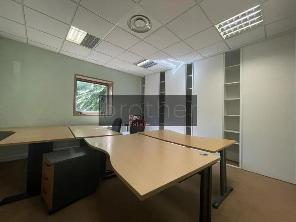 Location Bureaux 395 m² - Photo 1