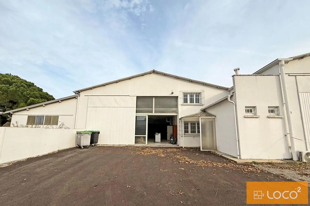 Location Local d'activités 390 m² - Photo 1