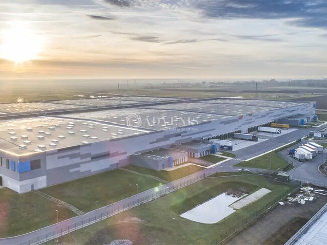 Location Entrepôt 12 395 m² à 25 208 m²