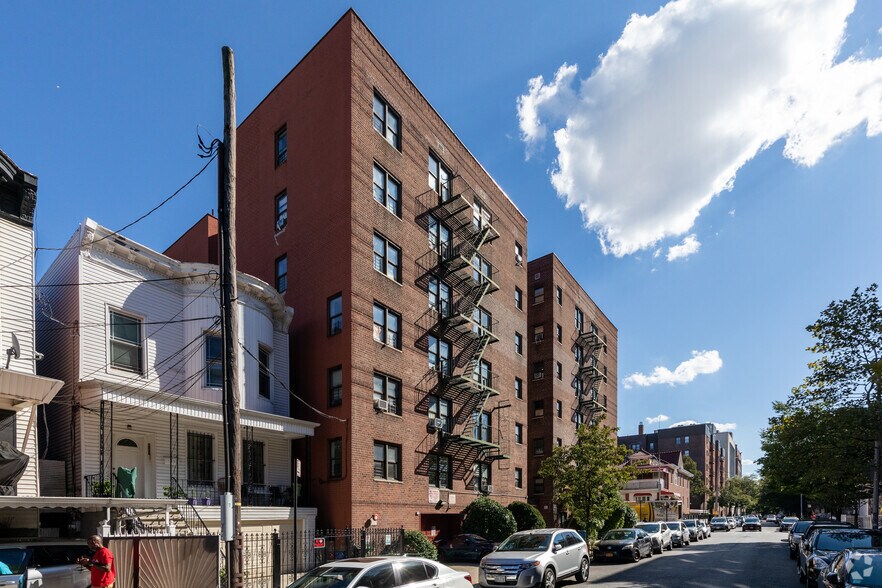 2830 Briggs Ave, Bronx 10458 Residential For Sale UK