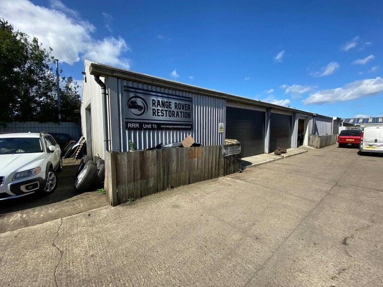 Ensign House - Green Lane portfolio of 2 properties for sale on LoopNet.co.uk - Building Photo - Image 3 of 12