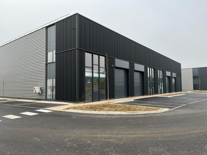 161 Allée Des Peupliers, Trévoux for sale - Building Photo - Image 1 of 10