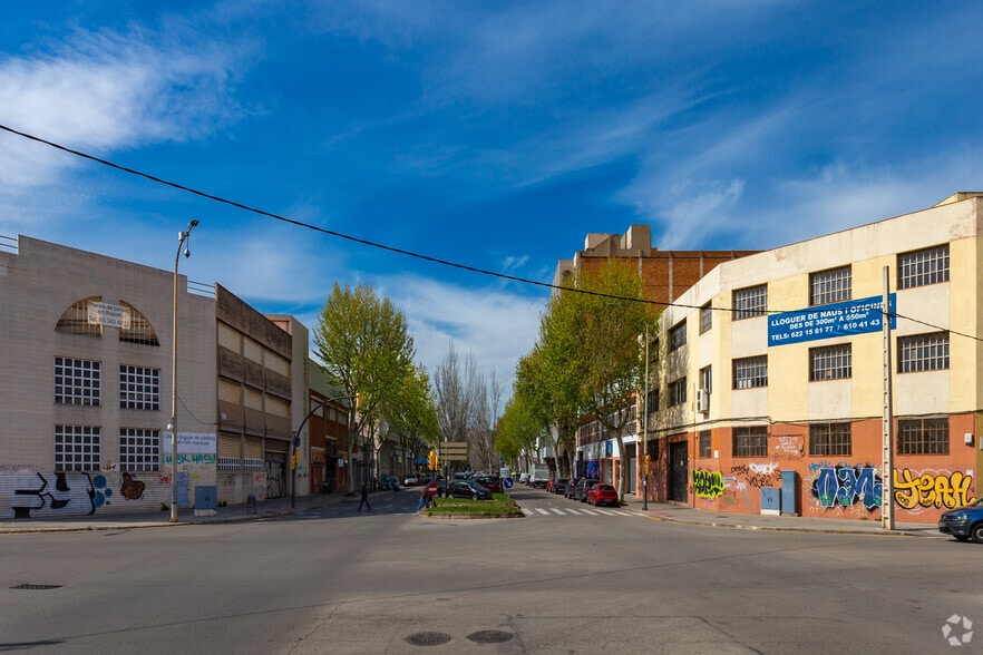 Industrial in L'Hospitalet de Llobregat, Barcelona to rent - Building Photo - Image 3 of 3