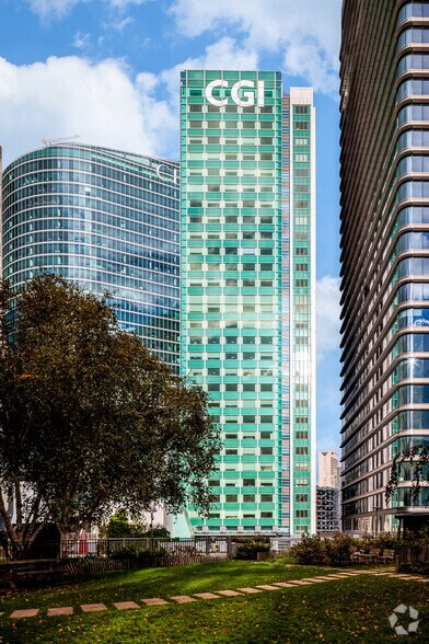 17 Place Des Reflets, Courbevoie to rent - Building Photo - Image 3 of 5