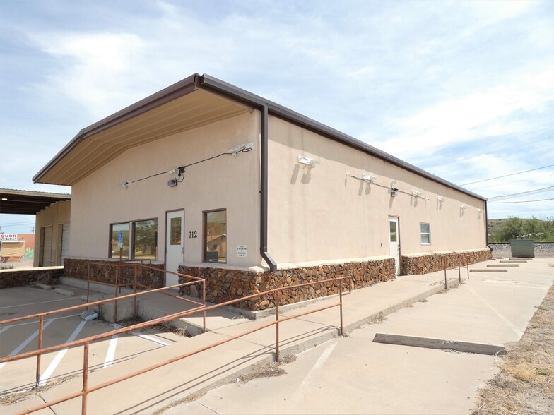 712 W Holland Ave, Alpine, TX for rent - Building Photo - Image 2 of 2