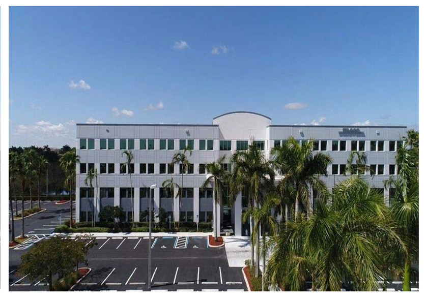 2700 S Commerce Pky, Weston, FL for sale - Building Photo - Image 1 of 1