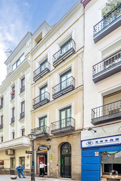 Build-to-Rent in Madrid, Madrid for sale - Primary Photo - Image 1 of 2