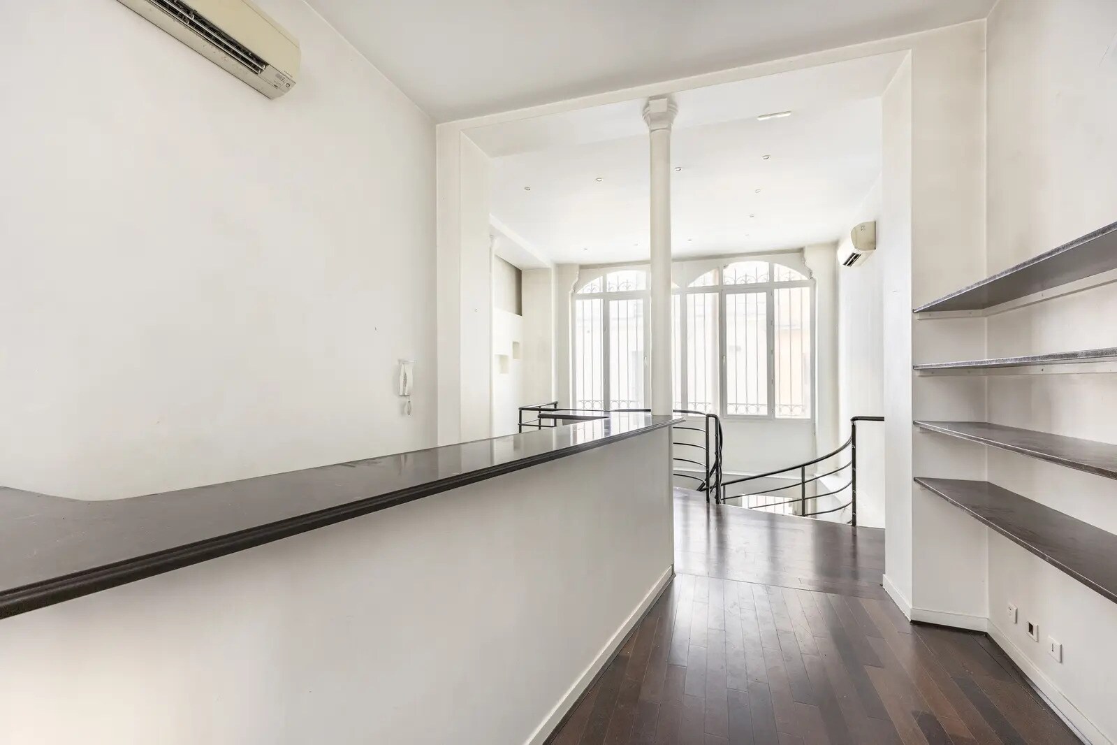 Office in Paris for sale Building Photo- Image 1 of 8