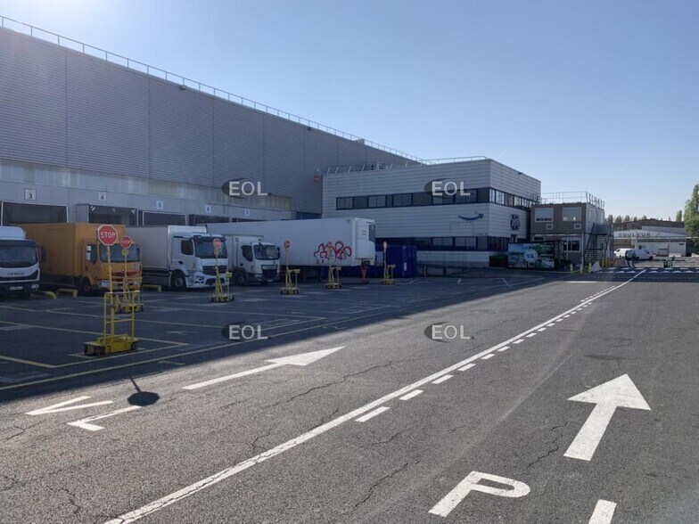 Industrial in Bonneuil-sur-Marne to rent - Building Photo - Image 3 of 11