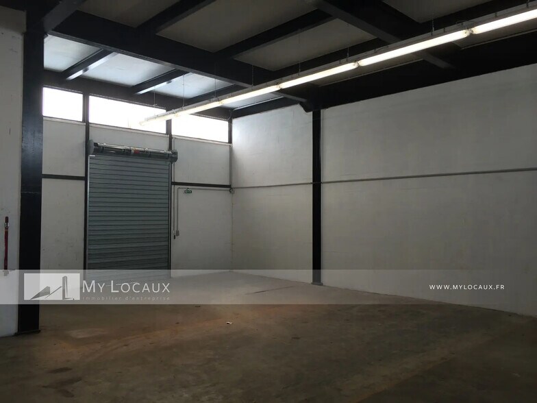 Industrial in Bezons to rent - Interior Photo - Image 3 of 4
