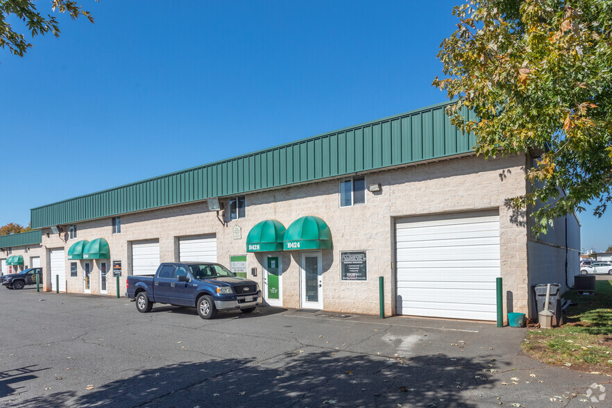 10424-10438 Business Center Ct, Manassas, VA for rent - Building Photo - Image 3 of 4