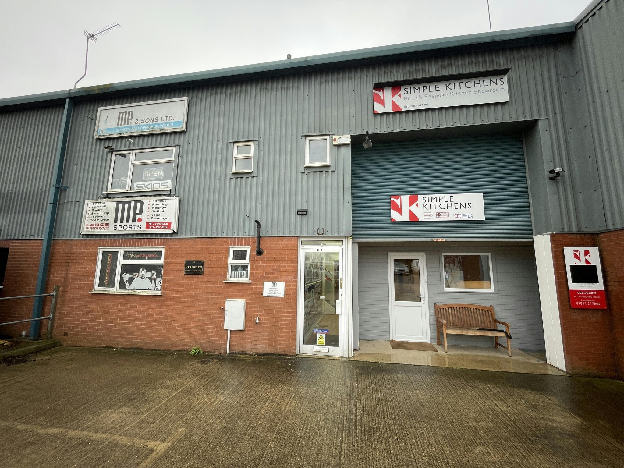 Station Yard, Thame to rent Building Photo- Image 1 of 8