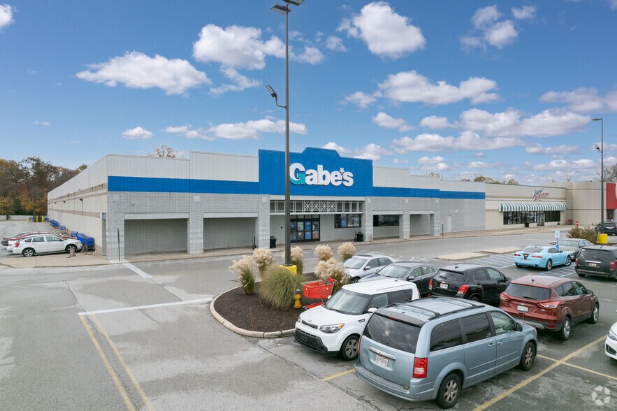 5223 Monroe St, Toledo, OH to rent - Primary Photo - Image 1 of 6