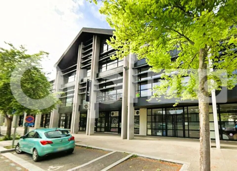 Office in Soissons for sale Building Photo- Image 1 of 6