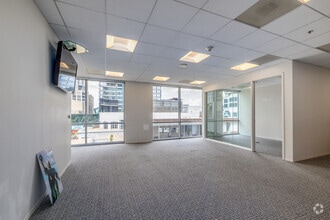 210 E Trade St, Charlotte, NC to rent Interior Photo- Image 2 of 4