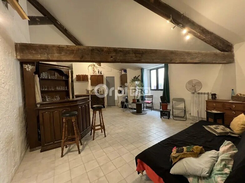 Retail in Avignon for sale - Interior Photo - Image 1 of 12