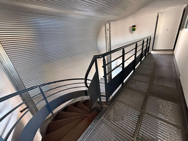 Industrial in Saint-Orens-de-Gameville to rent - Building Photo - Image 2 of 8