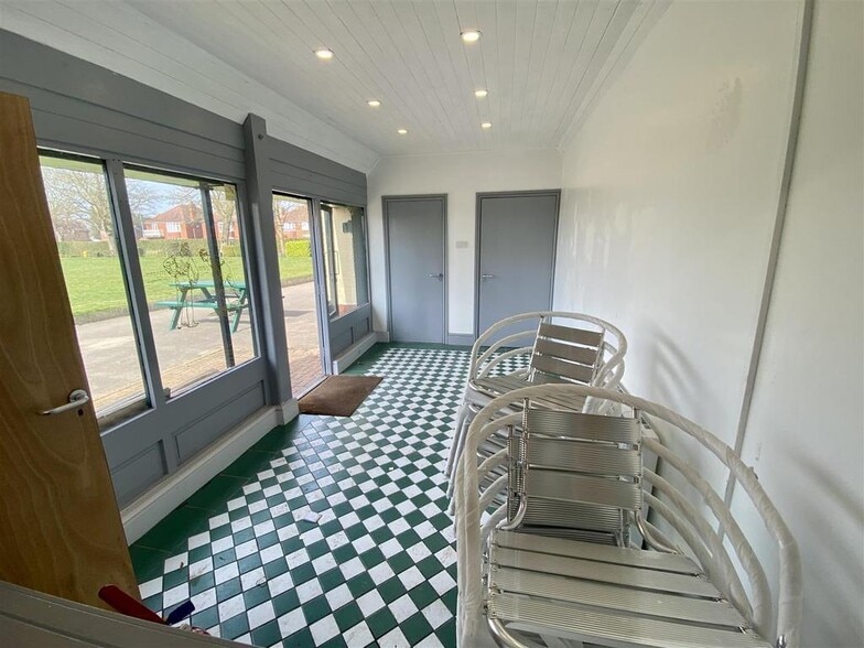 Hook Rd, Goole to rent - Building Photo - Image 3 of 18