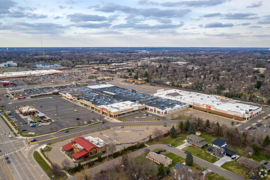 2100 N Snelling Ave, Roseville, MN for rent - Aerial - Image 2 of 7