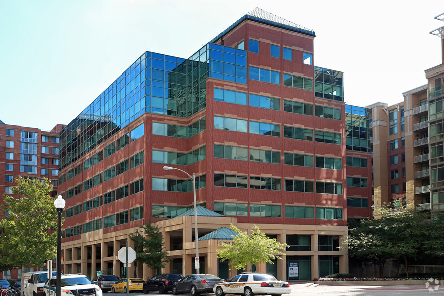 2000 14th St N, Arlington, VA to rent - Building Photo - Image 1 of 15
