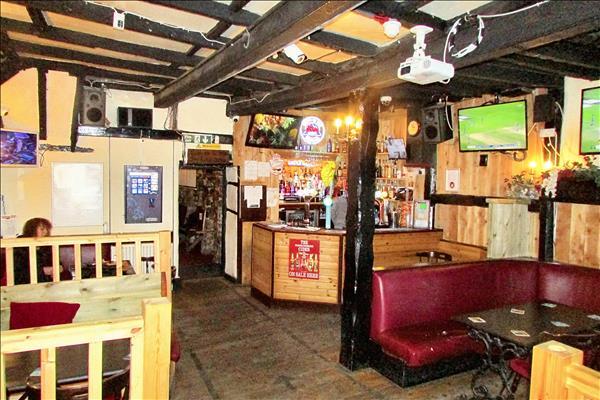 17 Main St, Pembroke for sale - Interior Photo - Image 2 of 19