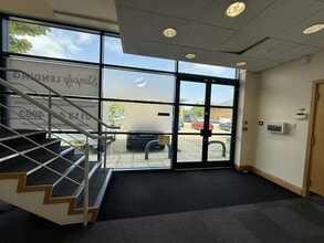 Fryers Way, Ossett to rent Interior Photo- Image 2 of 6