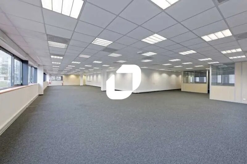 Light Industrial in Cergy to rent - Interior Photo - Image 3 of 25