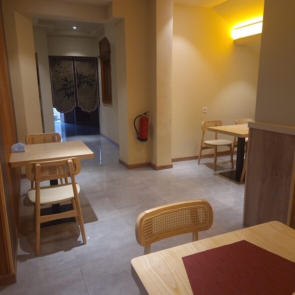 Retail in Madrid, Madrid to rent - Interior Photo - Image 3 of 4