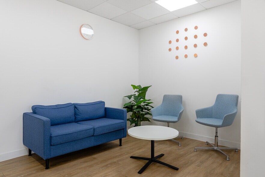 132 Lewisham High St, London to rent - Interior Photo - Image 3 of 10