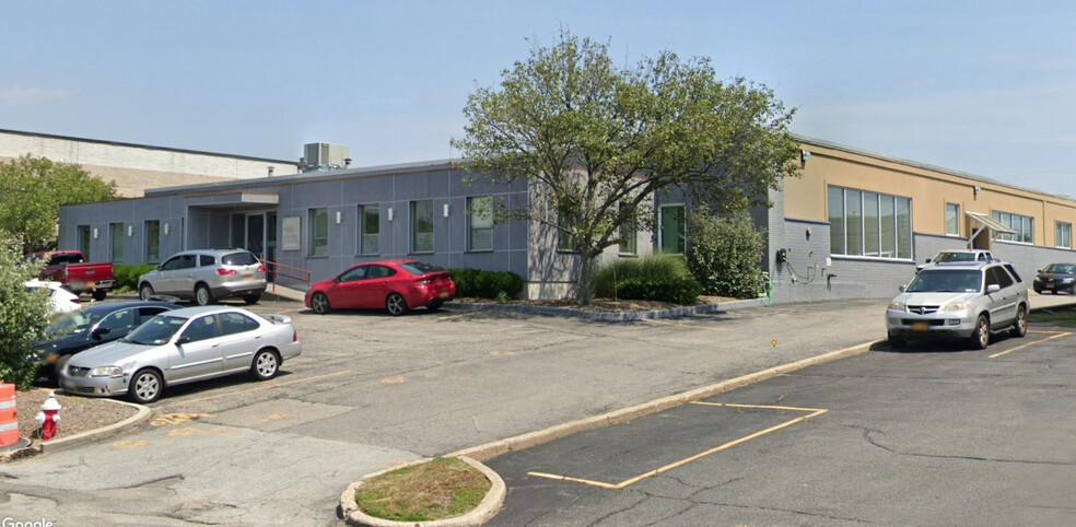 101 Commercial St, Plainview, NY for rent - Building Photo - Image 1 of 1