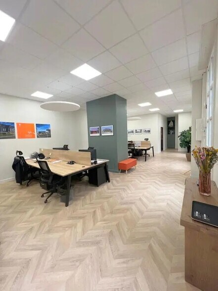 Office in Saint-Germain-en-Laye to rent - Building Photo - Image 3 of 15