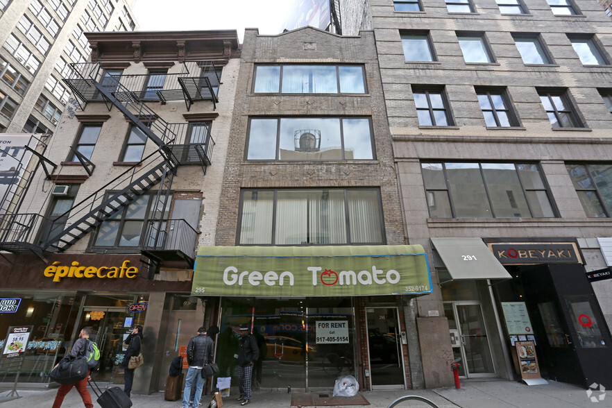 295 7th Ave, New York, NY for rent - Building Photo - Image 1 of 23