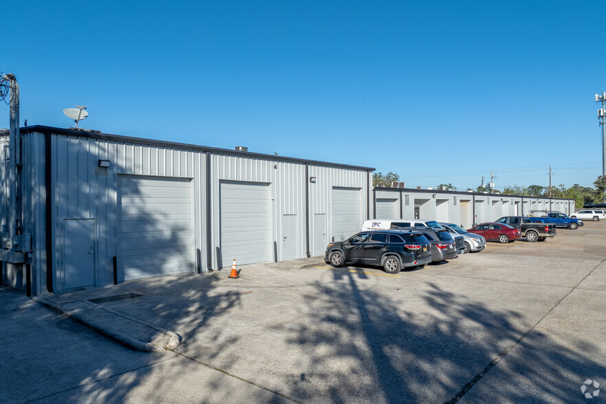 8700 Long Point Rd, Houston, TX for rent - Building Photo - Image 3 of 24