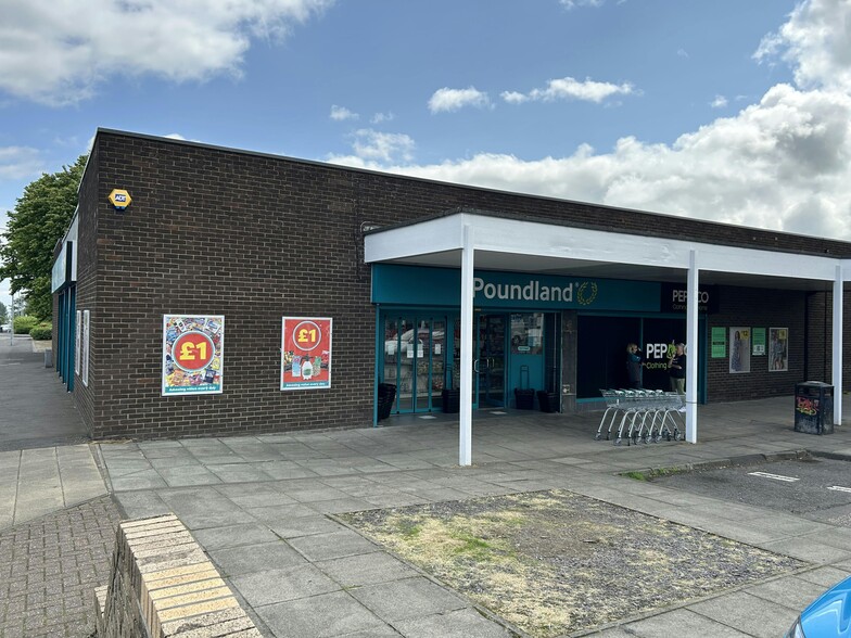 122 East Main St, Broxburn to rent - Building Photo - Image 2 of 7