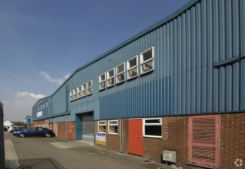 Brunel Dr, Newark to rent - Building Photo - Image 3 of 4