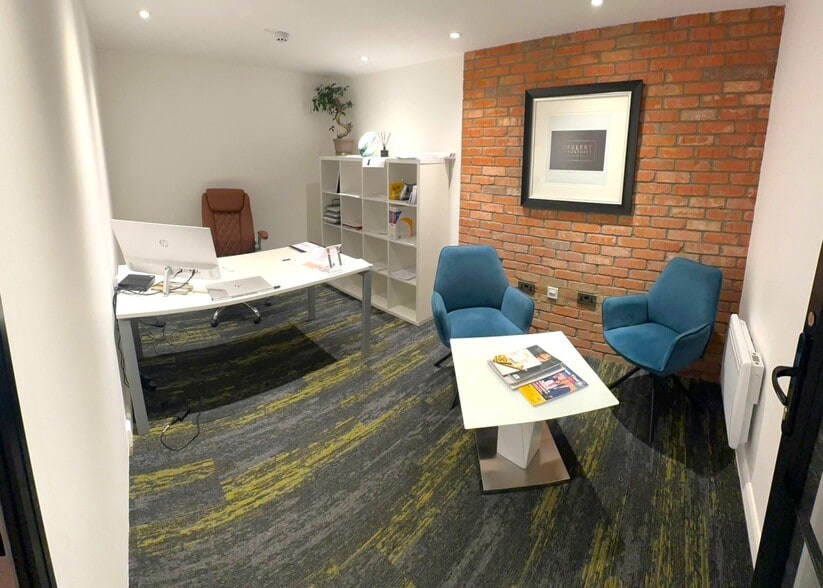 116 High St, Epping to rent - Interior Photo - Image 2 of 10