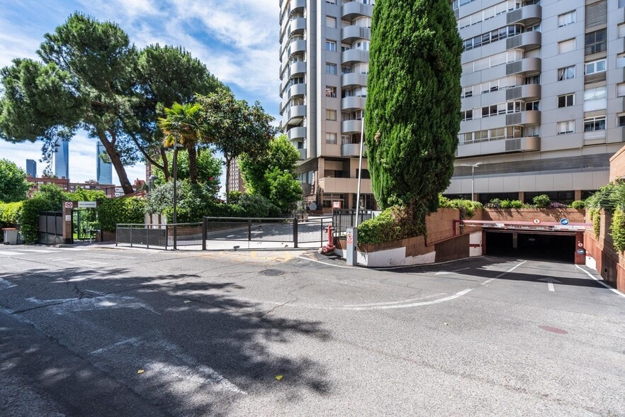 Build-to-Rent in Madrid, Madrid for sale - Building Photo - Image 2 of 5