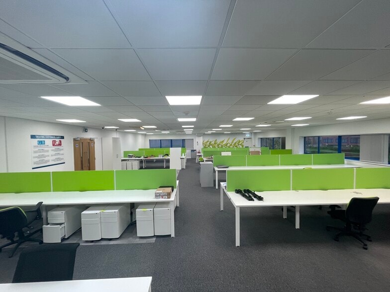 Epsom Ct, Trowbridge to rent - Building Photo - Image 2 of 3
