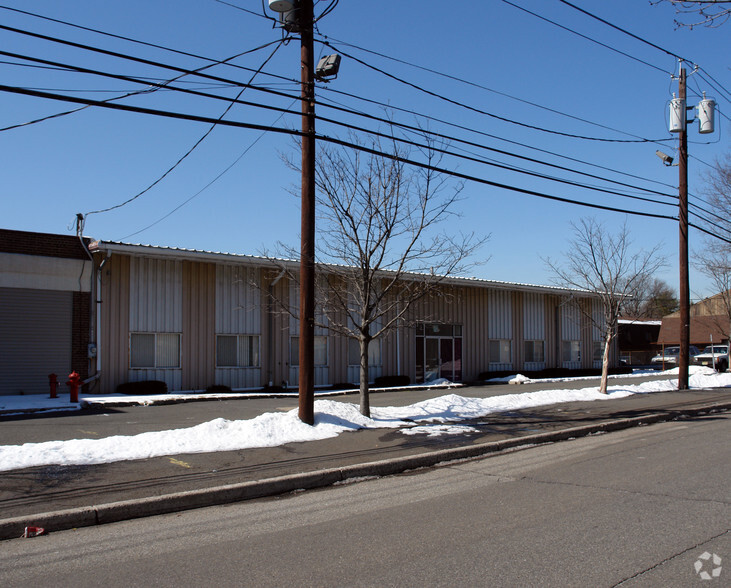 215 Rutgers St, Maplewood, NJ for rent - Building Photo - Image 3 of 7