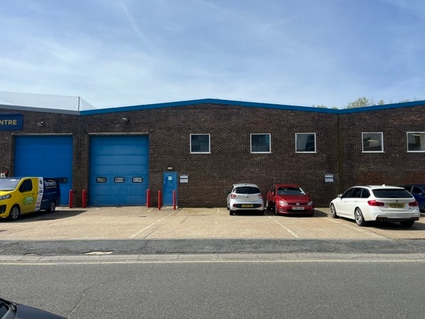 Stevenson Rd, Brighton to rent - Building Photo - Image 2 of 2