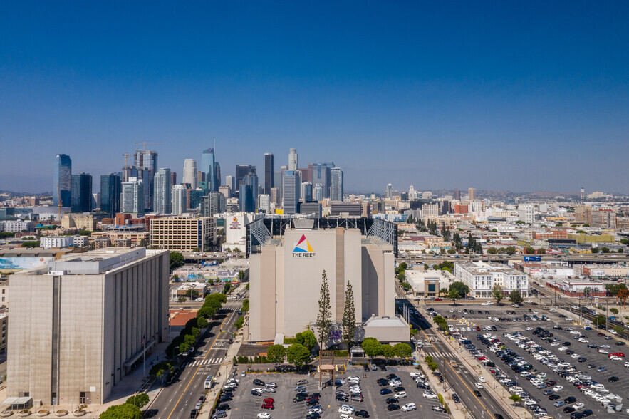 1933 S Broadway, Los Angeles, CA for rent - Building Photo - Image 3 of 5