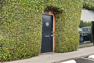 2014-2058 Broadway, Santa Monica, CA for rent Building Photo- Image 1 of 11