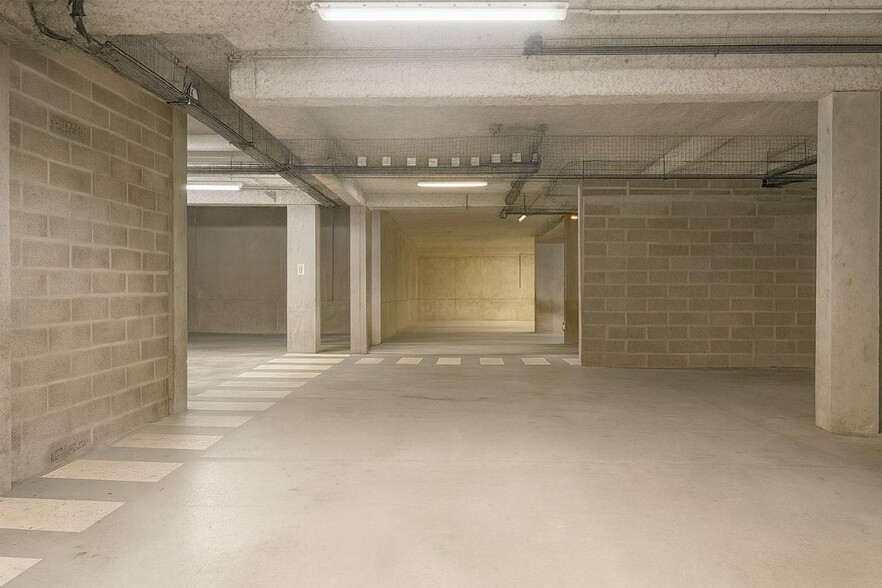 Industrial in Malakoff to rent - Interior Photo - Image 1 of 6
