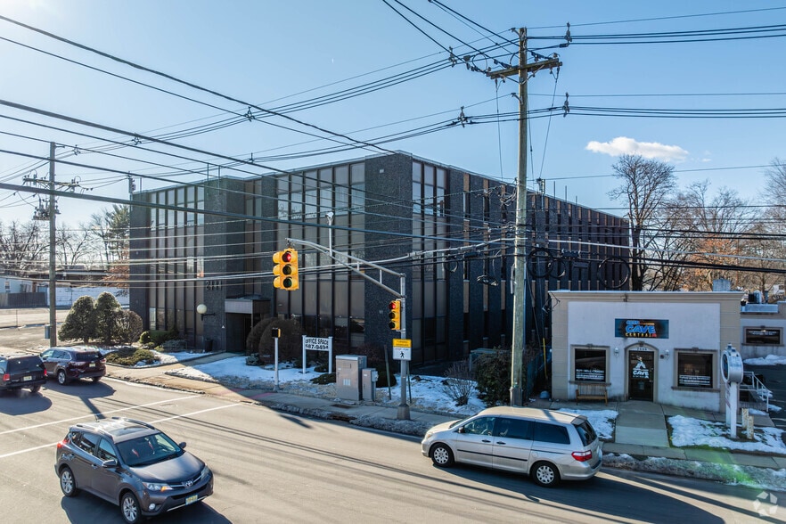 2444 Morris Ave, Union Township, NJ to rent - Building Photo - Image 2 of 13