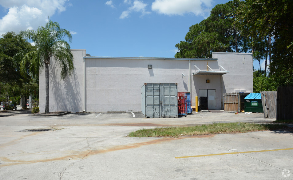 301 NE Prima Vista Blvd, Port Saint Lucie, FL for rent - Building Photo - Image 2 of 3