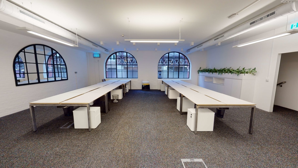 2 Sheraton St, London to rent Interior Photo- Image 1 of 5