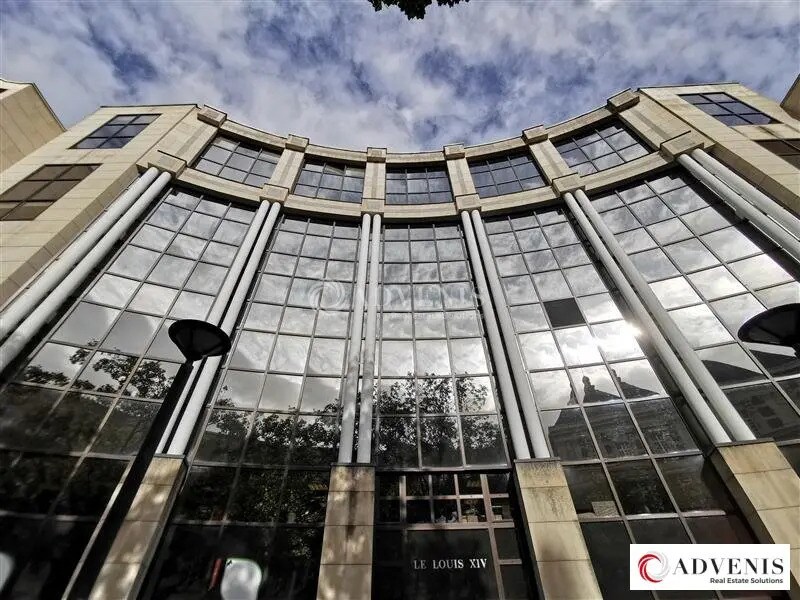 Office in Lille to rent Building Photo- Image 1 of 9