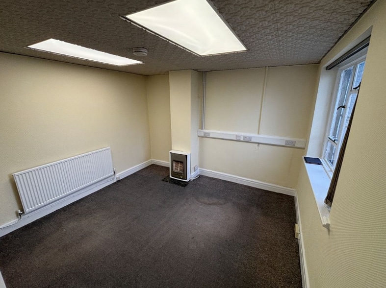 128-128A Cowbridge Rd W, Cardiff for sale - Interior Photo - Image 3 of 6